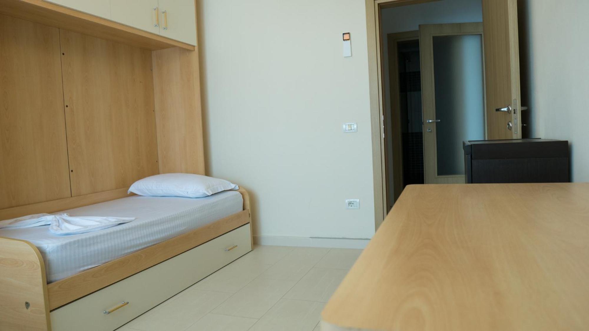 Eka Luxury Apartments Дуррес Экстерьер фото